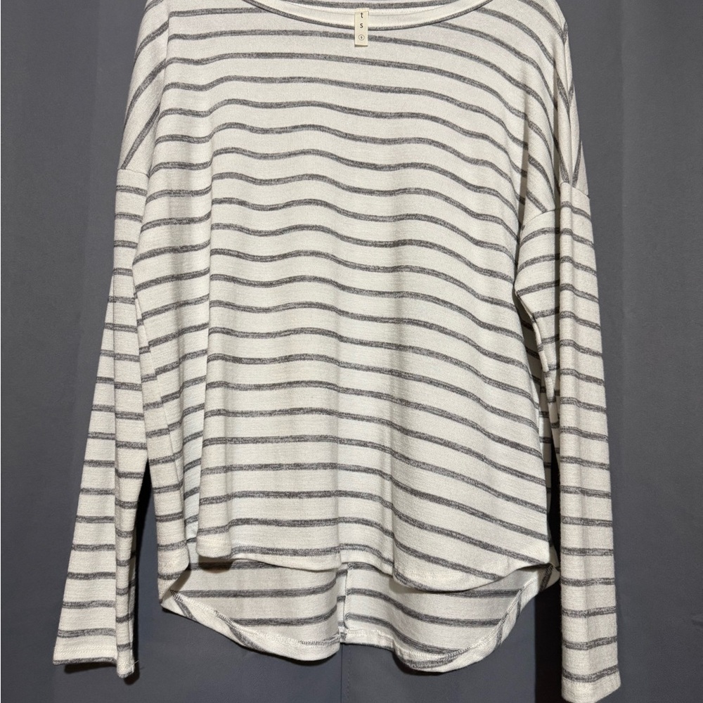 MTS Gray and White Dolman Sleeve Blouse